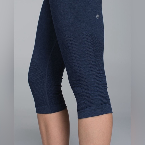 Lululemon In The Flow Crop II Leggings Heathered Deep Navy Size 6 - Picture 3 of 6